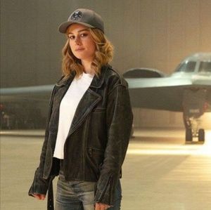 Meet your Posher, Ava